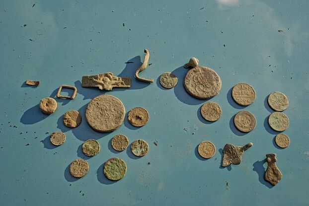 K výrobě císařského amuletu potřebujete nejstarší minci, kterou máte