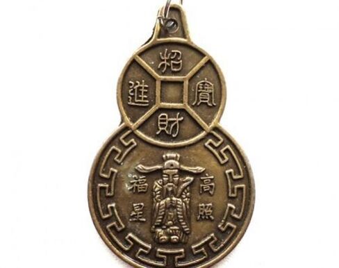 císařský amulet pro štěstí