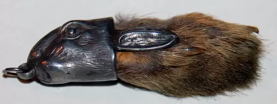 amulet štěstí - králičí noha
